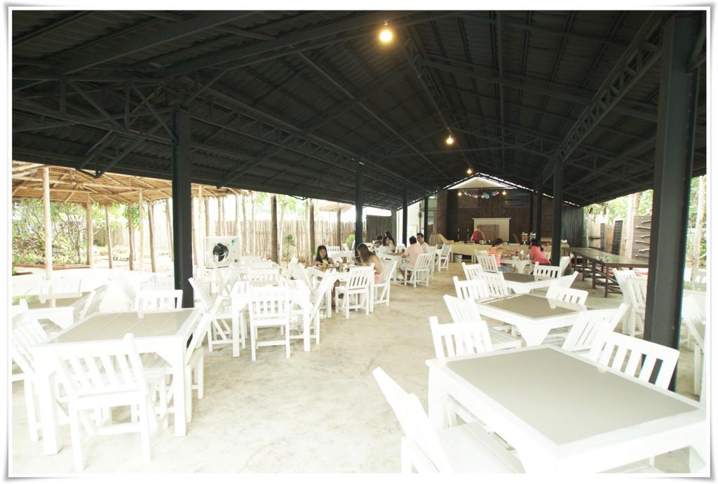 Franjipani Resort HHQ Exterior foto
