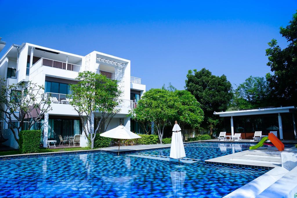 Franjipani Resort HHQ Exterior foto
